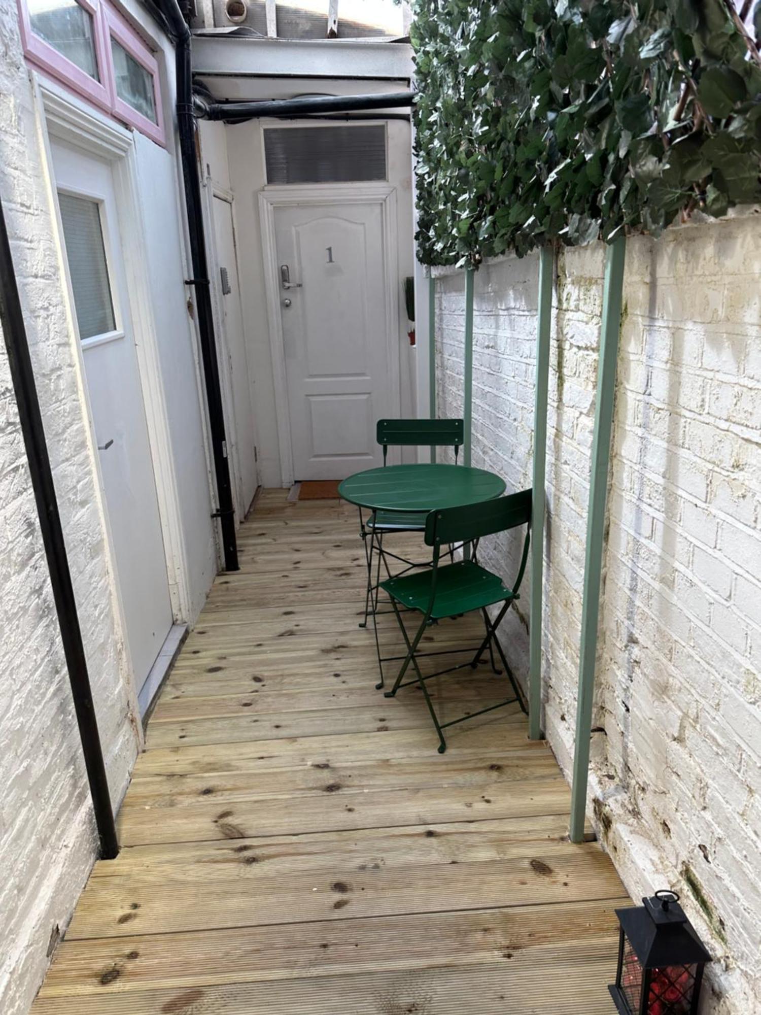 Acton High Street Appartement Londen Buitenkant foto