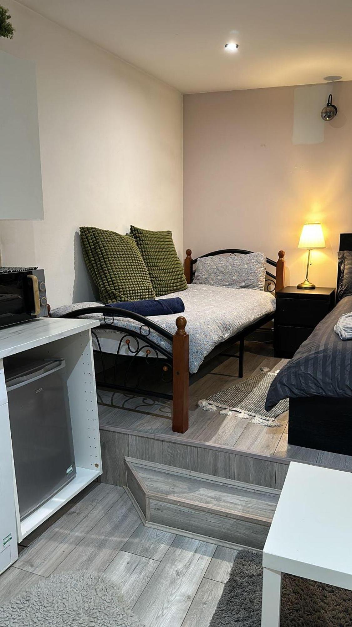 Acton High Street Appartement Londen Buitenkant foto