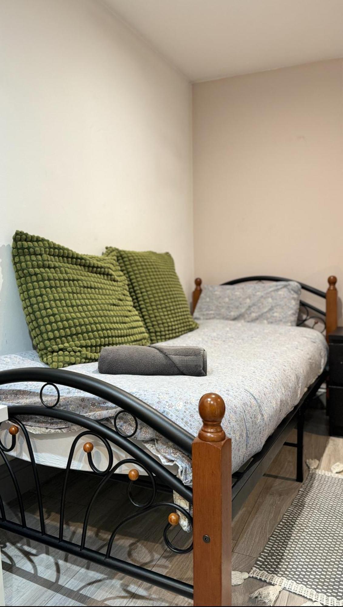 Acton High Street Appartement Londen Buitenkant foto