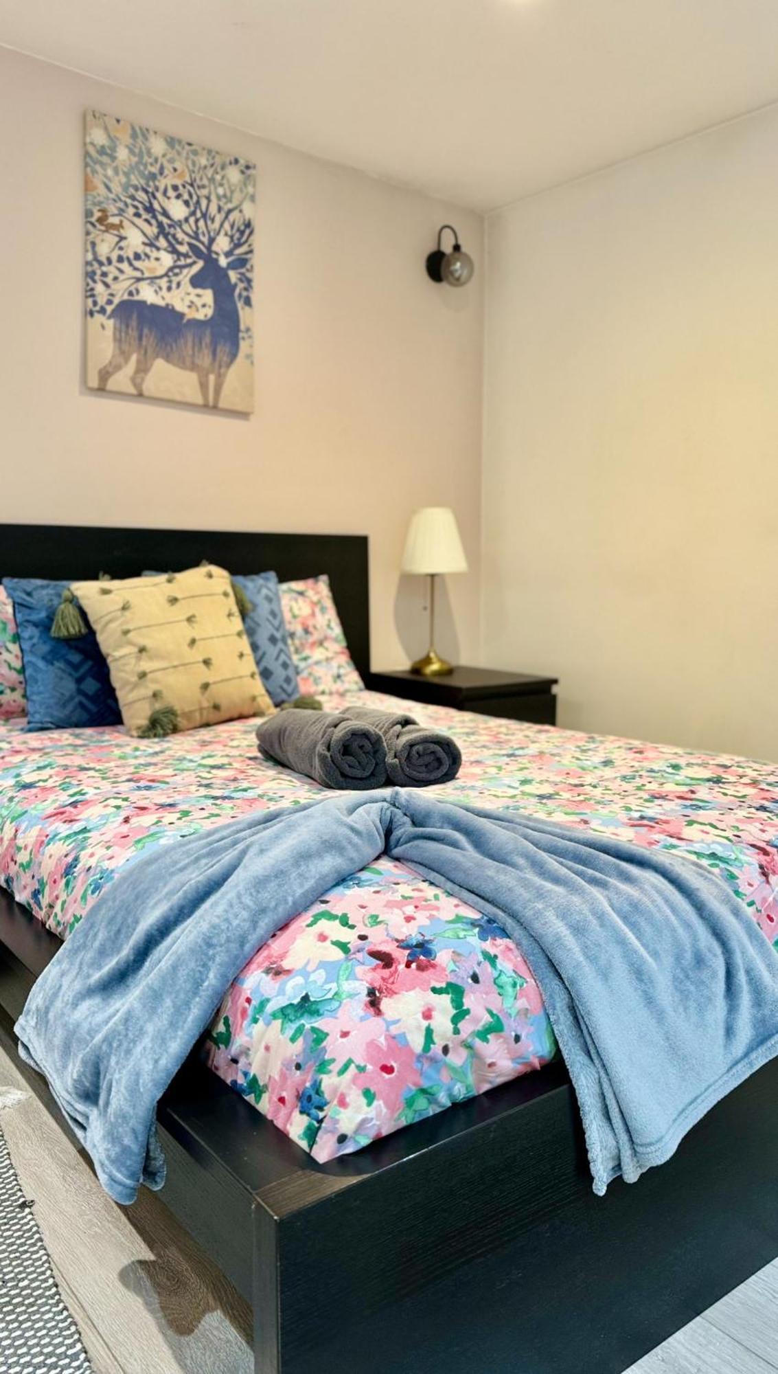 Acton High Street Appartement Londen Buitenkant foto